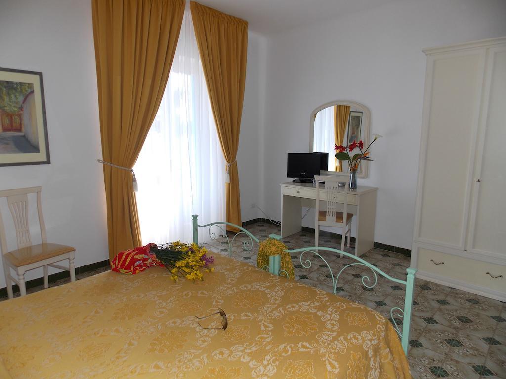 Villa Loreta Forio  Room photo